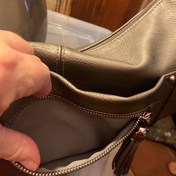 Liz Claiborne silver colored hobo purse - Picture 4 of 10